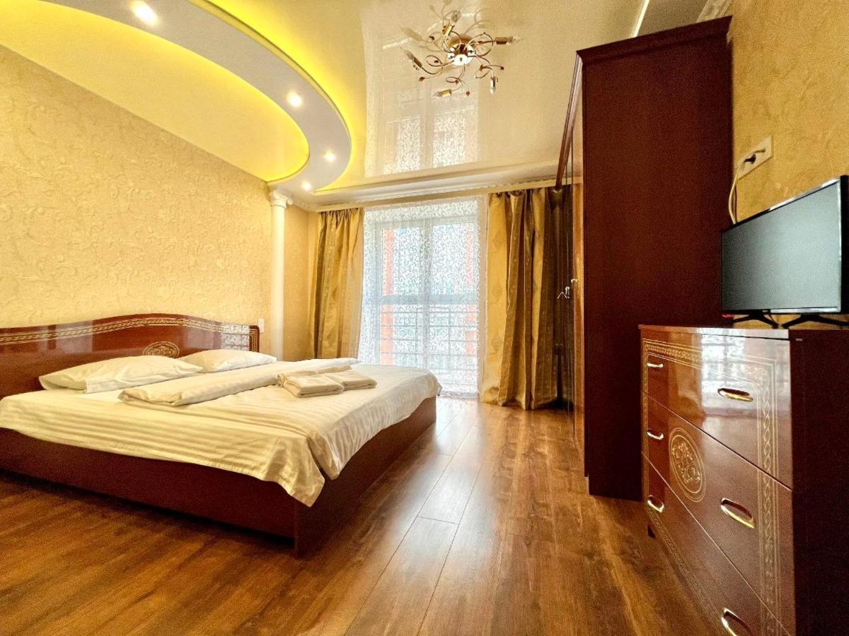 Apartpoltava Двокімнатні Апартаменти, До 6 Спальних Місць, Кутова Ванна, Корпусний Парк, Документи Для Відрядження Buitenkant foto