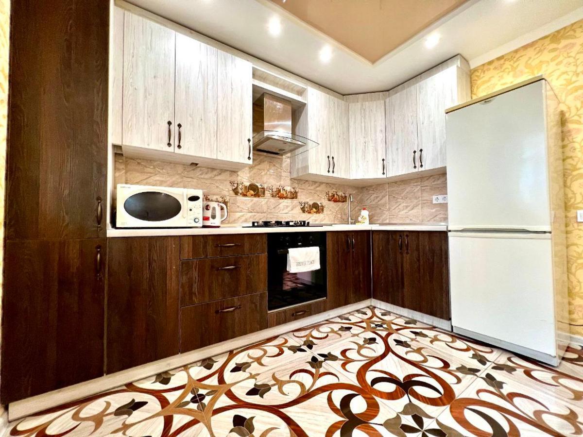 Apartpoltava Двокімнатні Апартаменти, До 6 Спальних Місць, Кутова Ванна, Корпусний Парк, Документи Для Відрядження Buitenkant foto