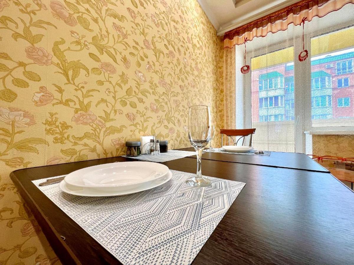 Apartpoltava Двокімнатні Апартаменти, До 6 Спальних Місць, Кутова Ванна, Корпусний Парк, Документи Для Відрядження Buitenkant foto