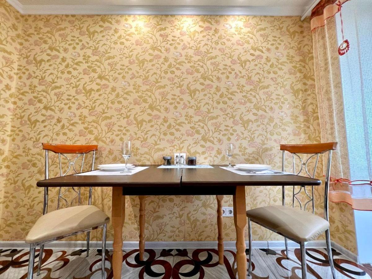 Apartpoltava Двокімнатні Апартаменти, До 6 Спальних Місць, Кутова Ванна, Корпусний Парк, Документи Для Відрядження Buitenkant foto